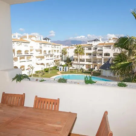 Residencial Duquesa 2 5 2b アパート